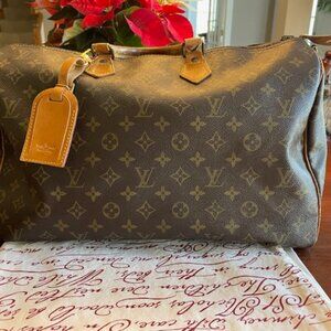 LOUIS VUITTON Brown Monogram Speedy 40 Bag